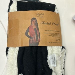Dog mom battery operated heated scarf in black and white